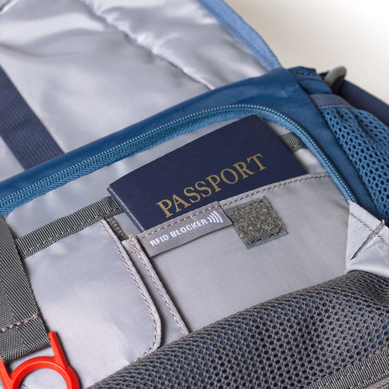 Eagle Creek Guide Pro Courier RFID - Image 6